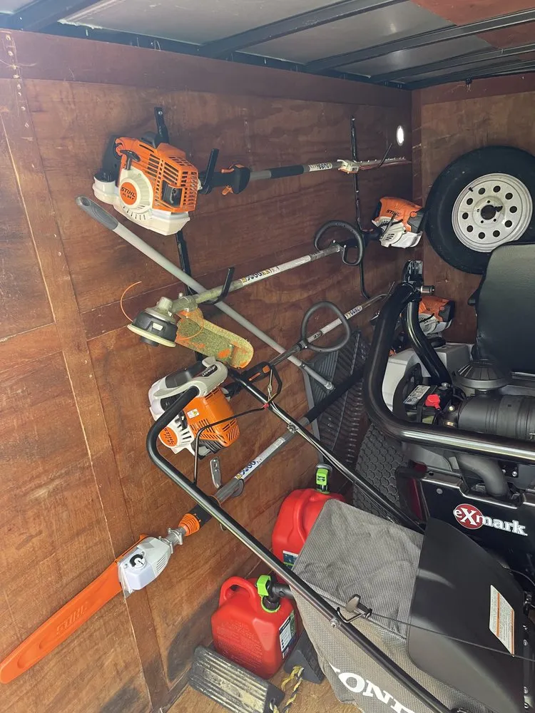 Top-rated lawn mowing service in Doral, FL by Garden of Dreams