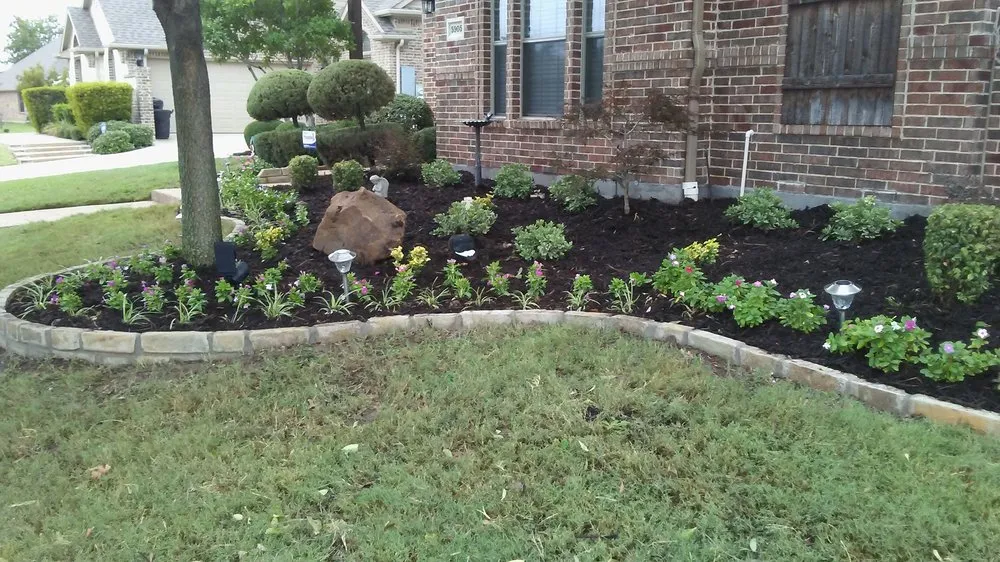 Custom yard cleanup service for beautiful yards in Grapevine, TX by Garden of Eden Landscaping & Maintenance