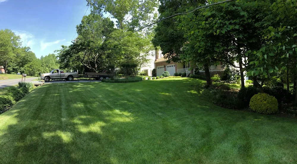 Custom lawn mowing service experts serving Fredericksburg, VA - Garden of Eden Landscaping