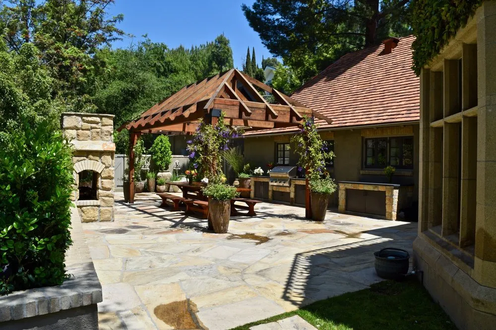 Professional yard maintenance in Los Angeles, CA - Garden of Eva Landscape Design Group