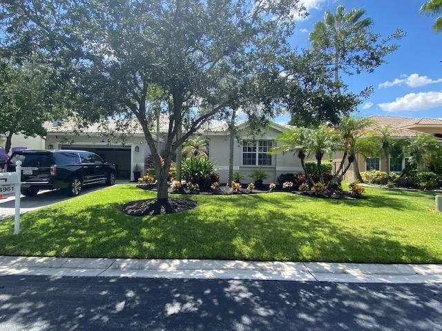 Custom landscaping services in Coral Springs, FL by Garden Pro Landscaping