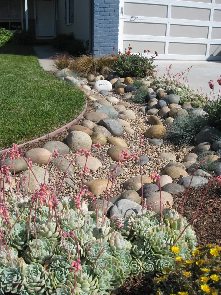 Trusted lawn mowing service experts serving Menlo Park, CA - Garden Rain Landscaping