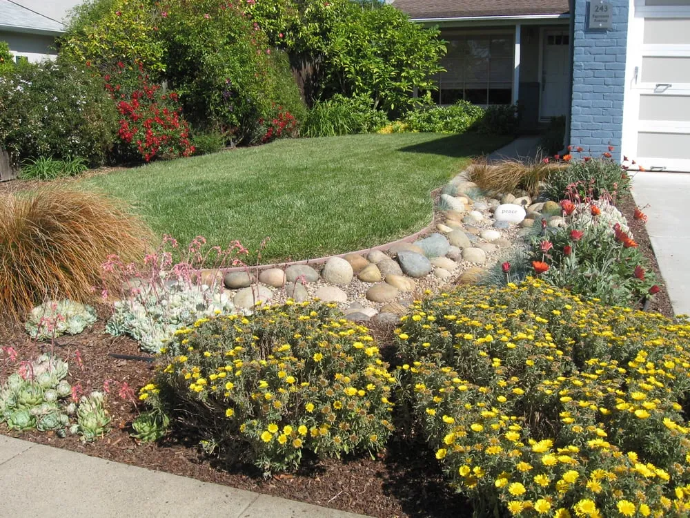 Affordable yard cleanup service for homes across Menlo Park, CA - Garden Rain Landscaping