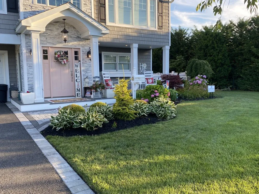 Local outdoor landscaping experts serving Massapequa Park, NY - Garden Scapes