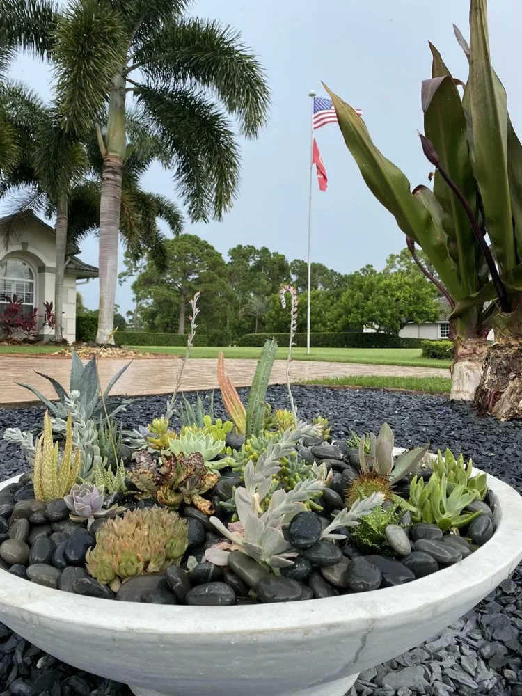 Expert lawn mowing service experts serving Boca Raton, FL - Garden State