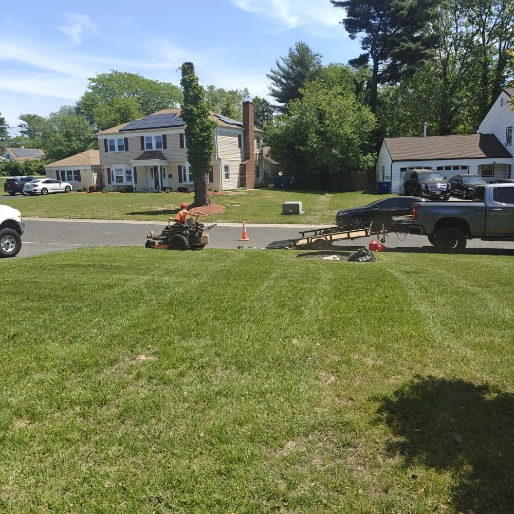 Custom lawn mowing service in Mount Laurel Township, NJ - Garden State Gardens