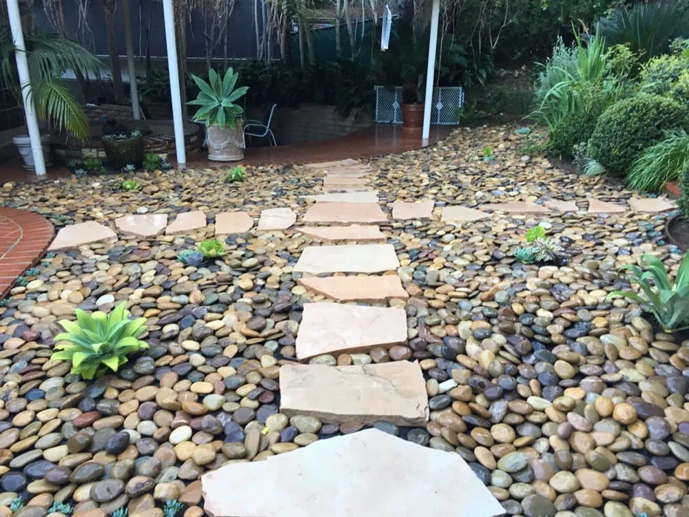 Professional yard maintenance in Manhattan Beach, CA - Garden Works Landscaping & Maintenance