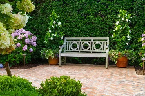 Reliable yard cleanup service for year-round maintenance across Water Mill, NY - Gardeneering