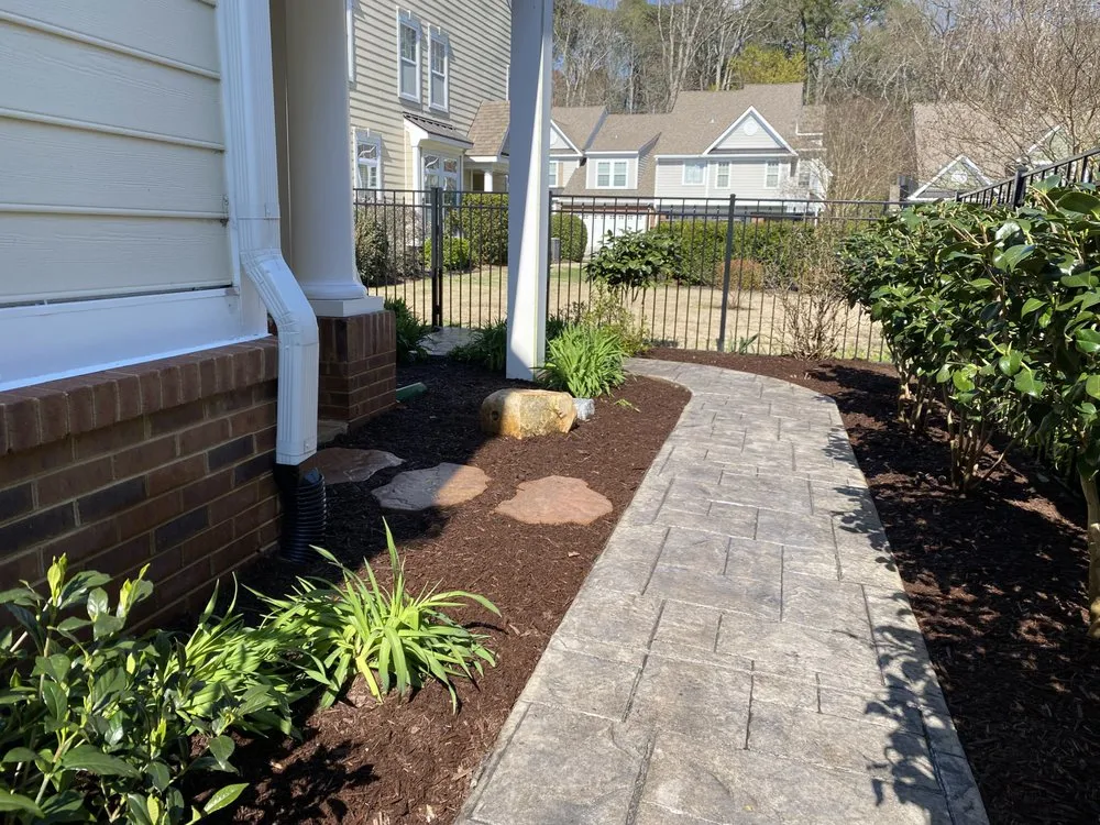 Expert yard maintenance in Norfolk, VA - Gardenia landscaping