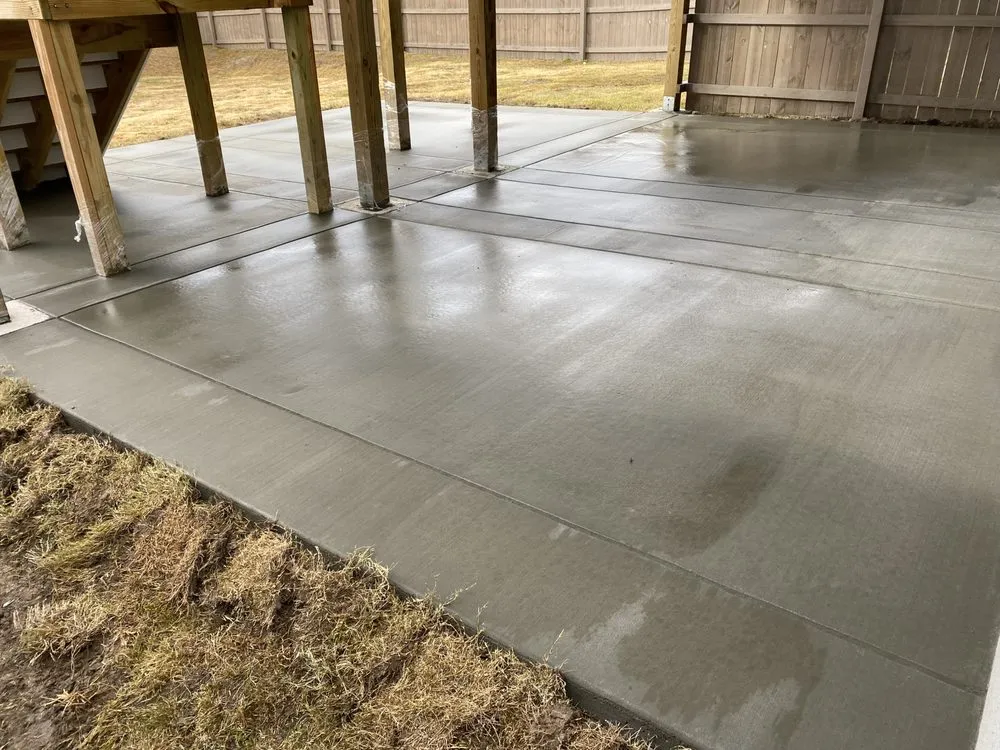 Custom outdoor landscaping for year-round maintenance in Norfolk, VA by Gardenia landscaping