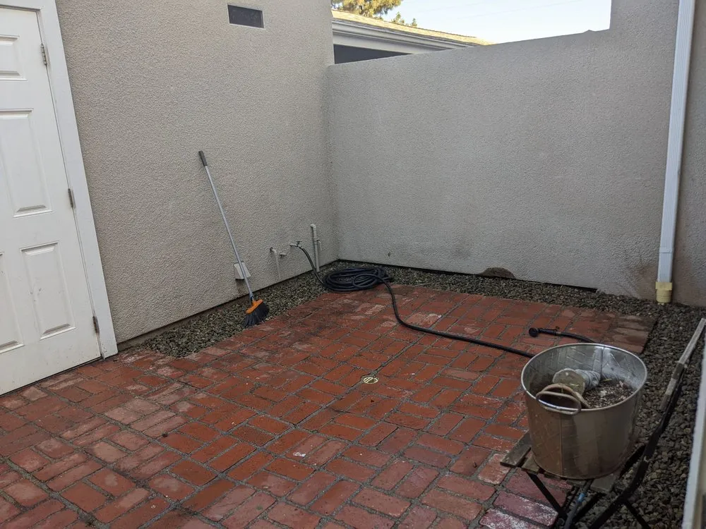 Local lawn mowing service experts serving Los Angeles, CA - Gardening Service