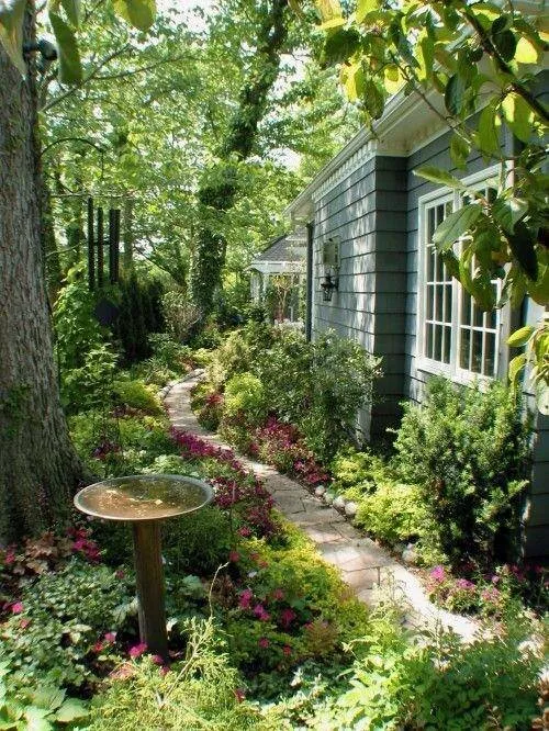 Expert outdoor landscaping experts serving Cambridge, MA - Gardening with Jenny