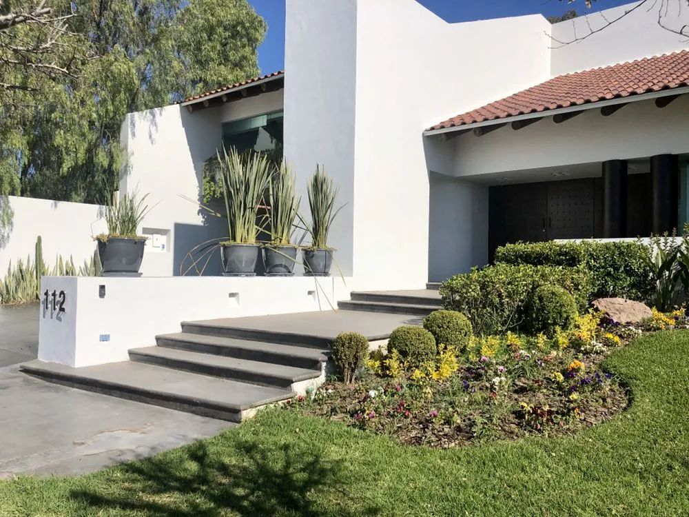 Reliable lawn mowing service experts serving Magnolia, TX - Gardenmania Landscaping