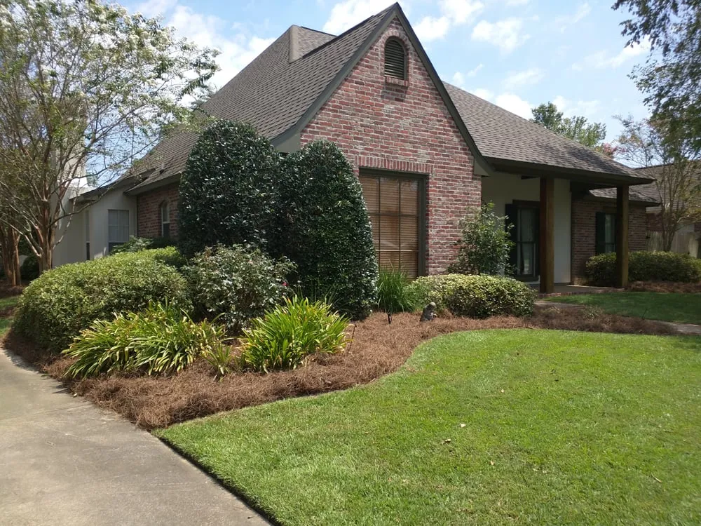 Custom residential landscaping experts serving Baton Rouge, LA - Gardens & Grounds