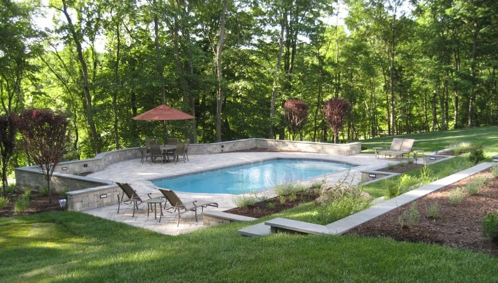 Professional yard cleanup service in Columbus, OH - Gardens By Monette