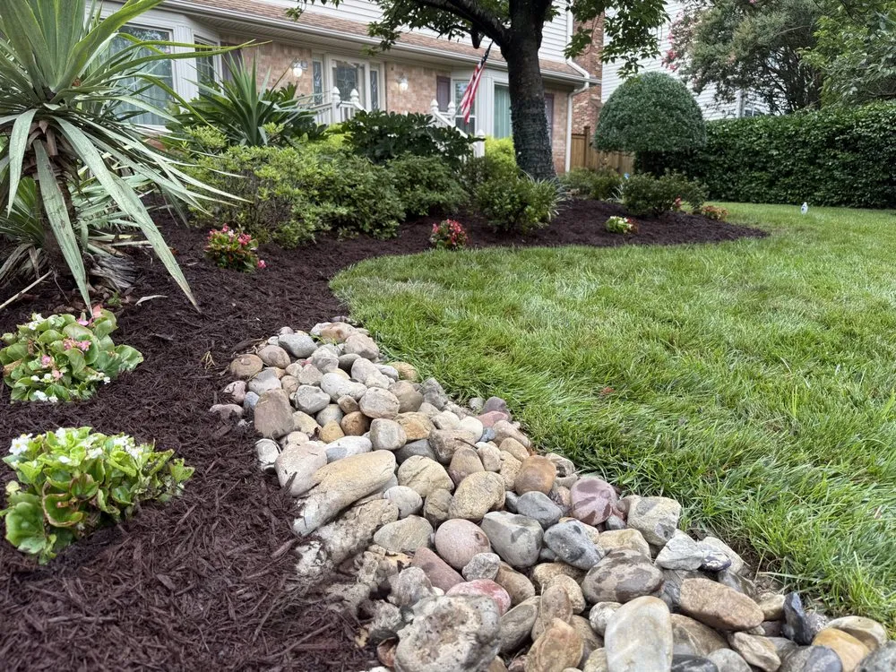 Professional residential landscaping experts serving Norfolk, VA - Gardens by Oz