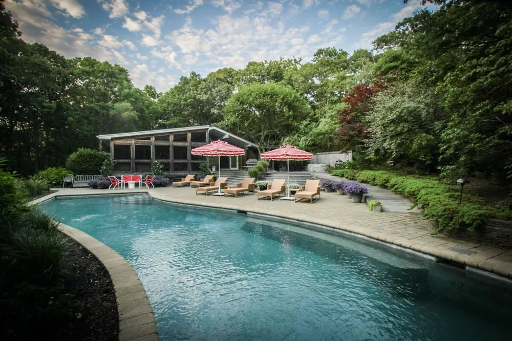 Local lawn care service for homes across Southampton, NY - Gardens by Romi