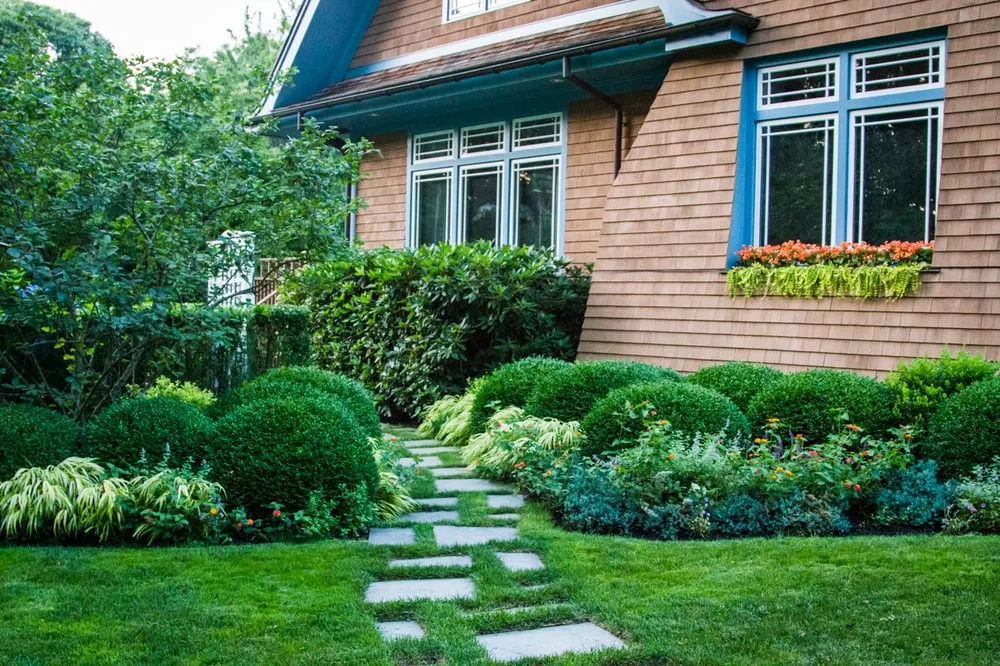 Local outdoor landscaping in Southampton, NY by Gardens by Romi