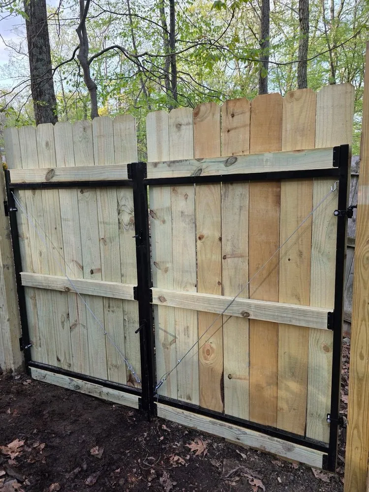 Trusted yard cleanup service experts serving Scranton, PA - Gardens Of Edan