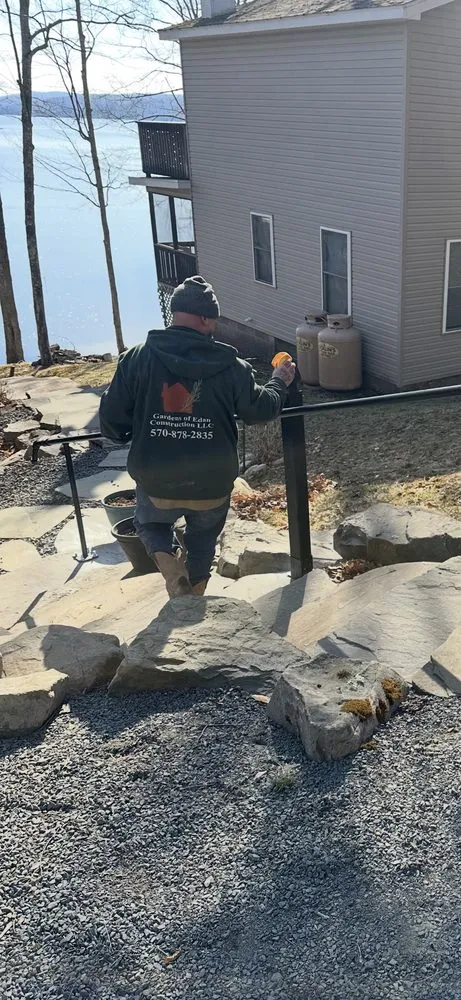 Expert lawn mowing service in Scranton, PA - Gardens Of Edan