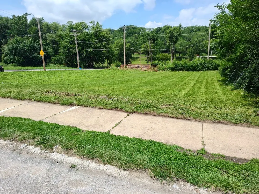 Professional landscape installation experts serving Kansas City, MO - Gardens Of Eden