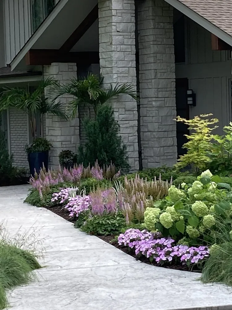Custom yard maintenance experts serving Columbia, IL - Gardens of Grace
