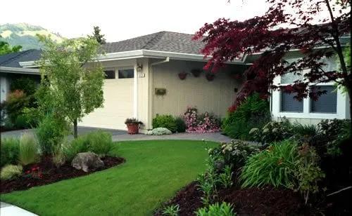 Custom residential landscaping in Sebastopol, CA - Gardens of the Wine Country