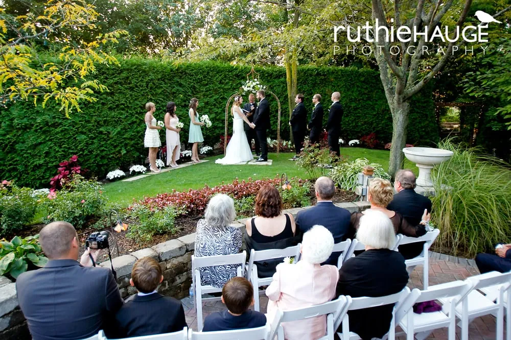 Affordable landscape design in Woodstock, IL - Gardens of Woodstock