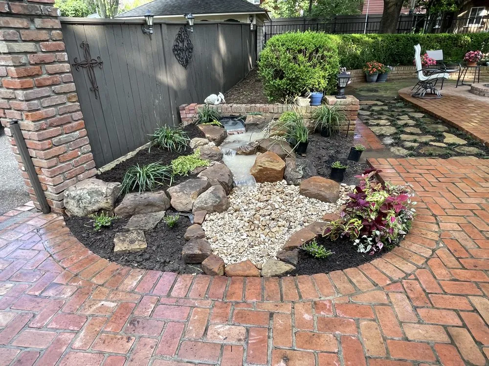 Expert yard maintenance near you in Elm Mott, TX by Gardens Unlimited