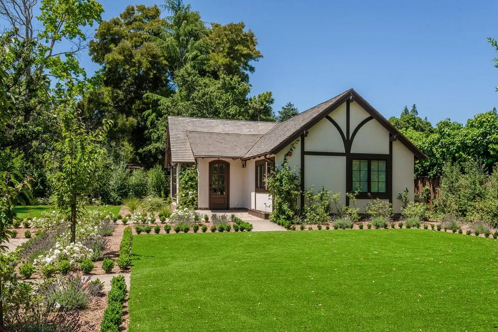 Reliable landscaping services for homes in San Mateo, CA by GardenScapes