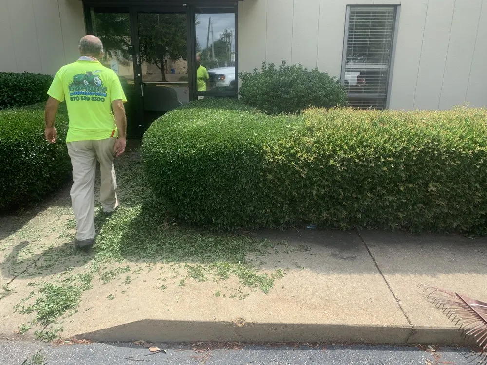 Professional garden landscaping in Marion, AR by Gardner Lawn Service