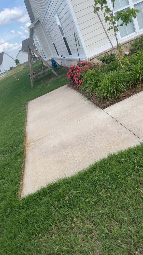 Local lawn care service near you across New Albany, MS - Gardner Lawncare