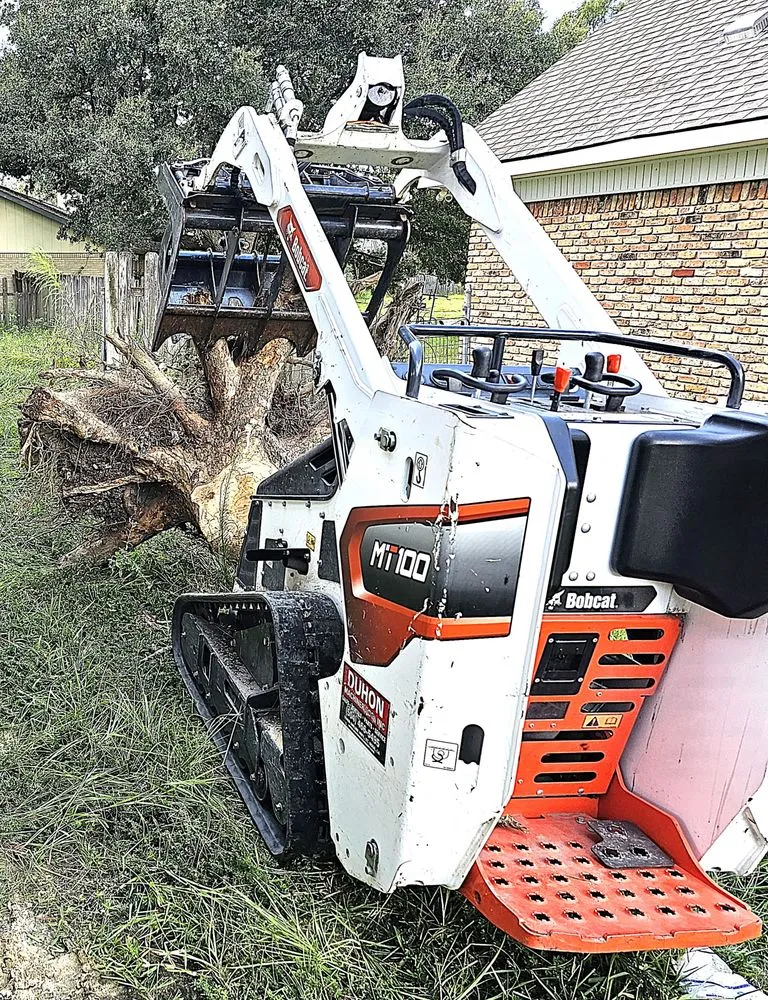 Professional lawn mowing service for beautiful yards in Metairie, LA by Gardner Tree service