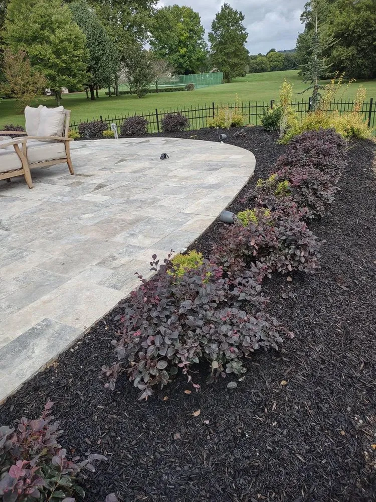 Custom garden landscaping experts serving Nashville, TN - Garfield And Company