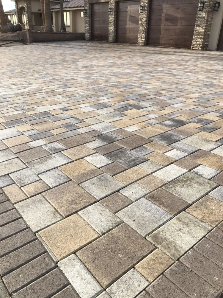 Professional garden landscaping for homes in Lake Havasu City, AZ by Garitee Landscapes & Bobcat Service