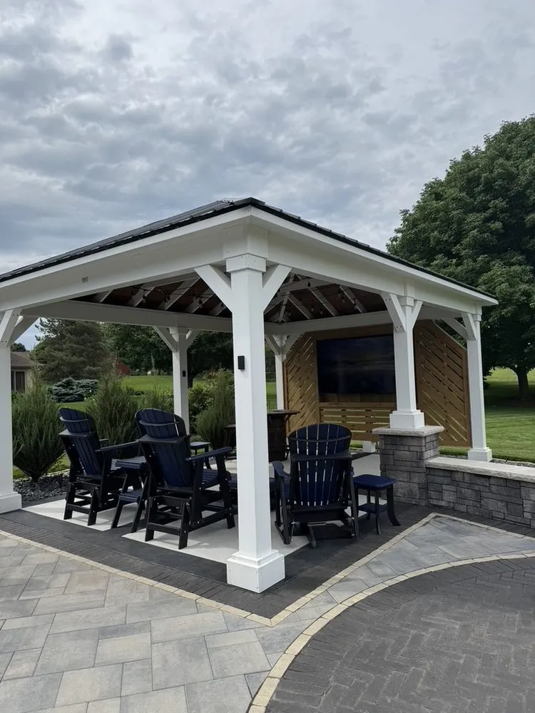 Expert landscape installation for homes across Oconomowoc, WI - Garity Acres