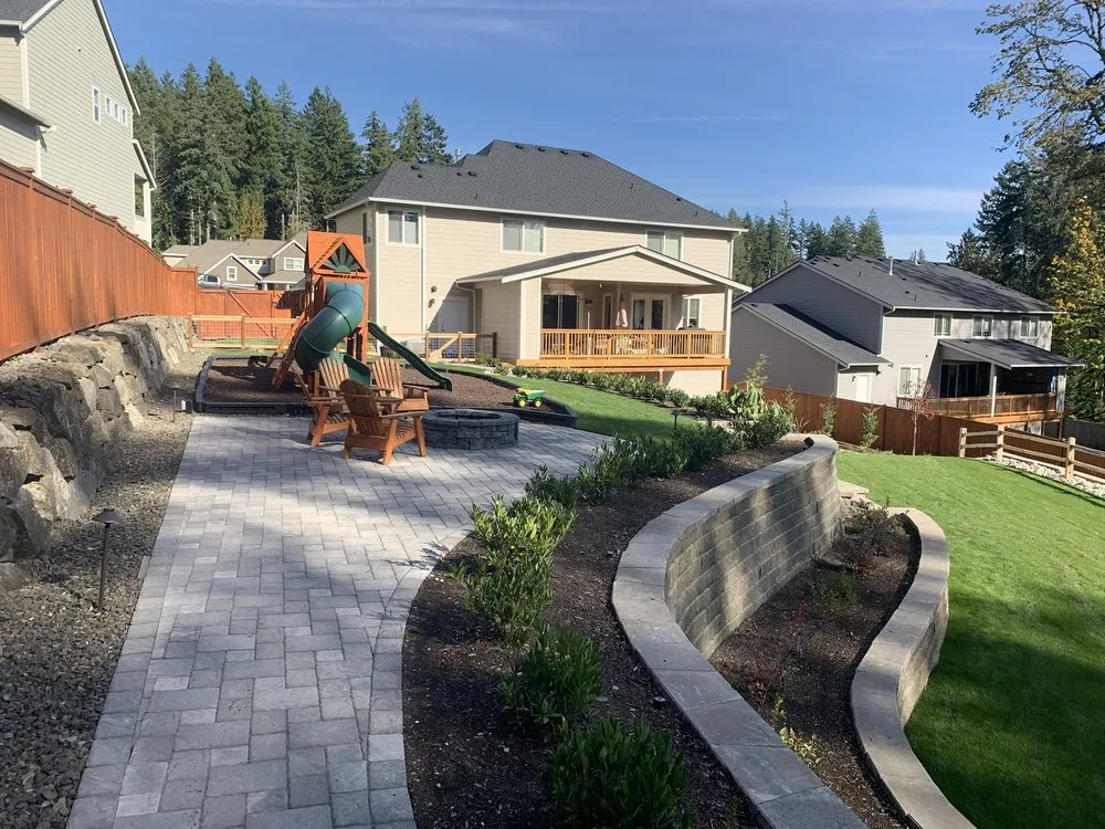 Custom lawn mowing service experts serving Gig Harbor, WA - Garland landscape LLC