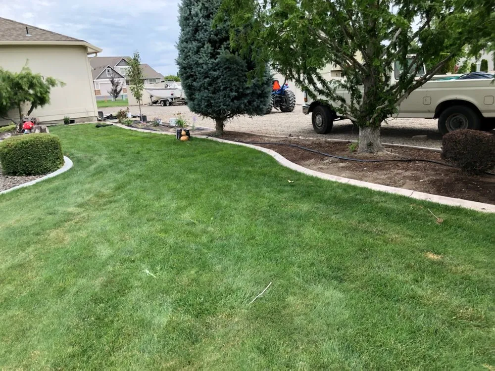 Local lawn mowing service in Pasco, WA by Garlar Landscaping & Maintenance