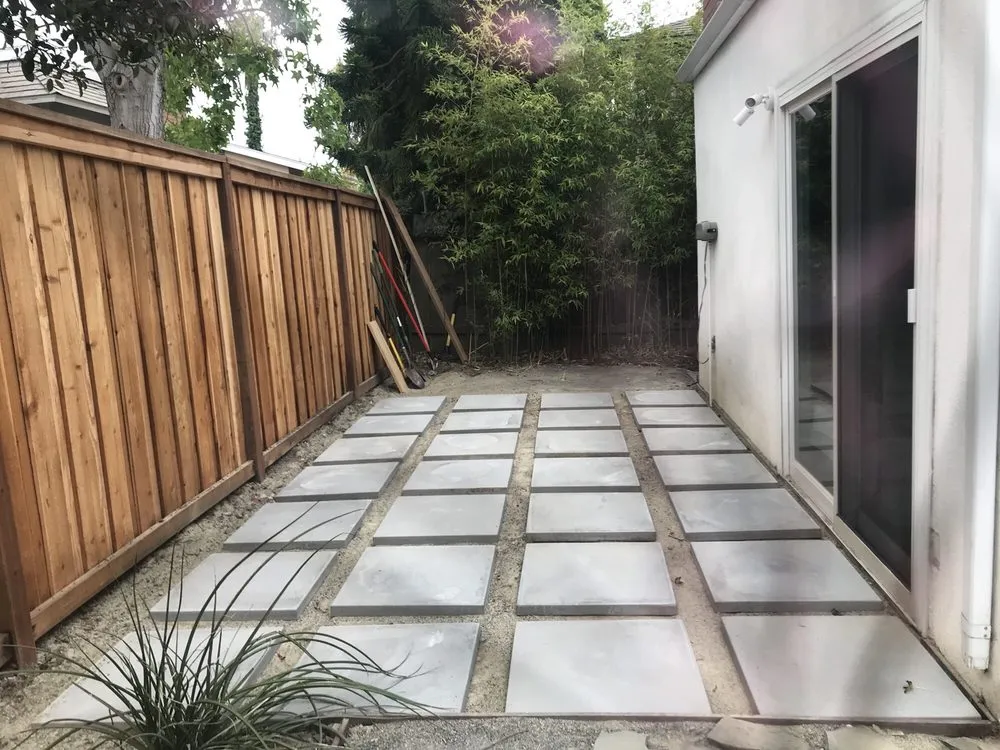 Trusted lawn care service in Santa Ana, CA - Garlíf Landscaping & tree service