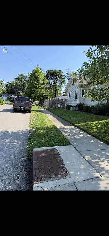 Top-rated lawn mowing service in Dayton, OH by Garmendia Lawn Care Service