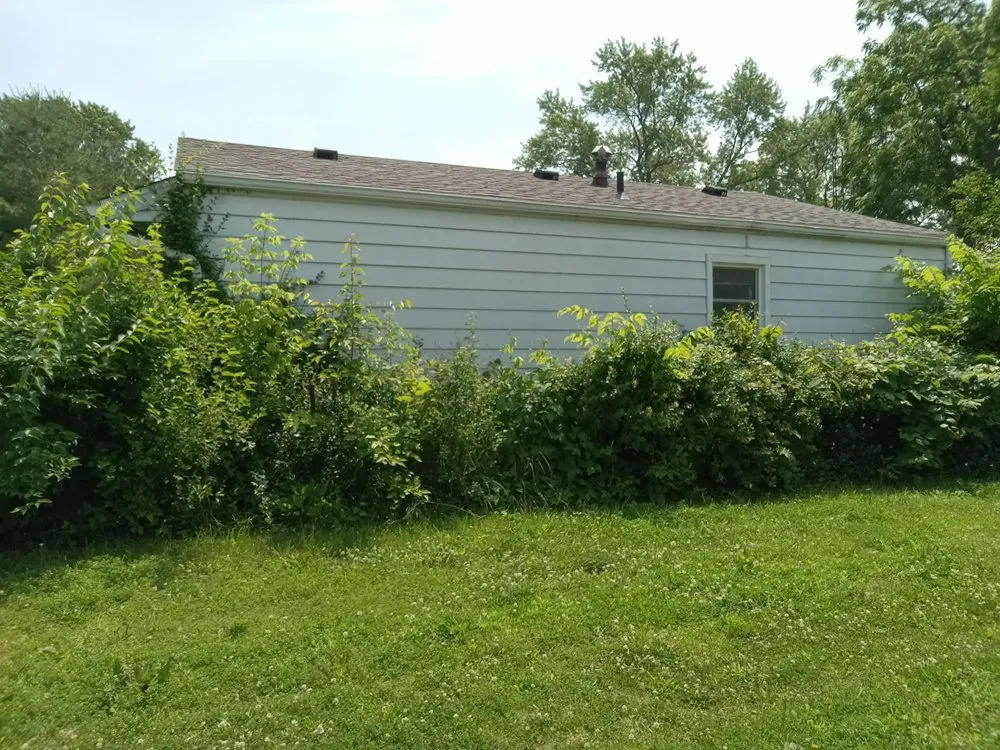 Affordable yard maintenance in Dayton, OH by Garmendia Lawn Care Service