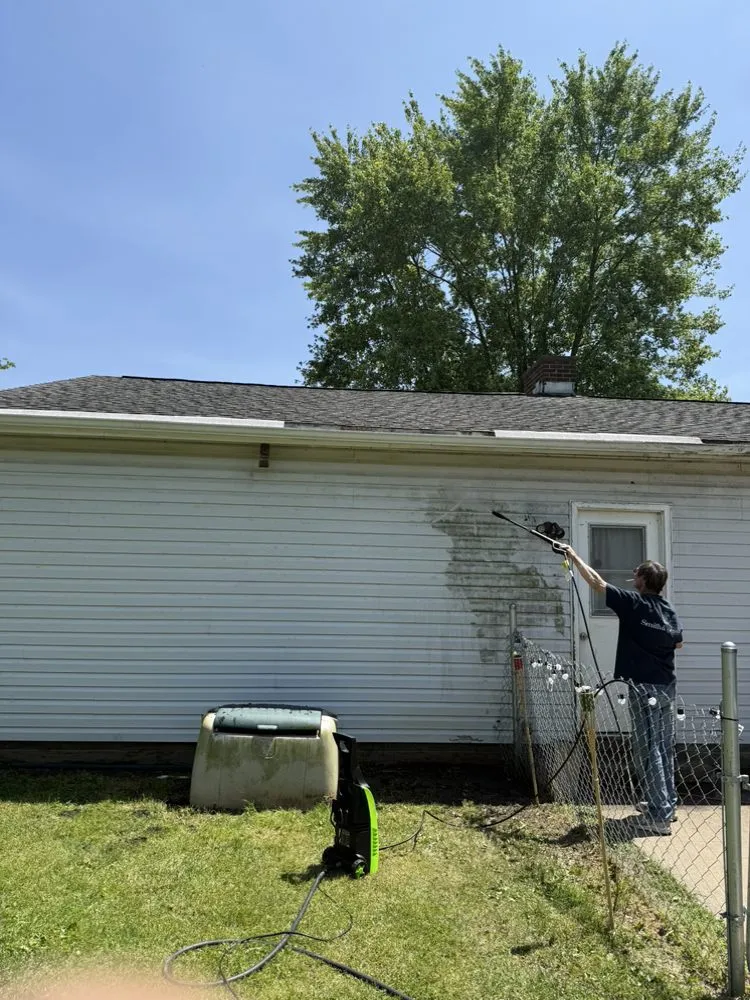 Top-rated landscaping services experts serving Dayton, OH - Garmendia Lawn Care Service