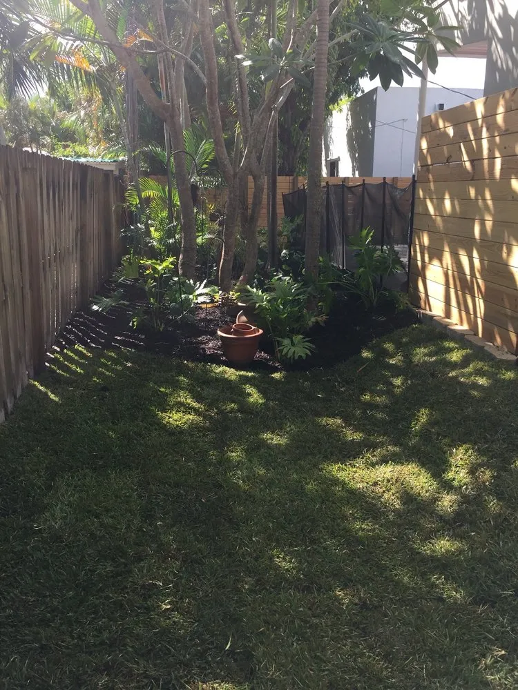 Custom lawn mowing service near you across Davie, FL - Garmizos