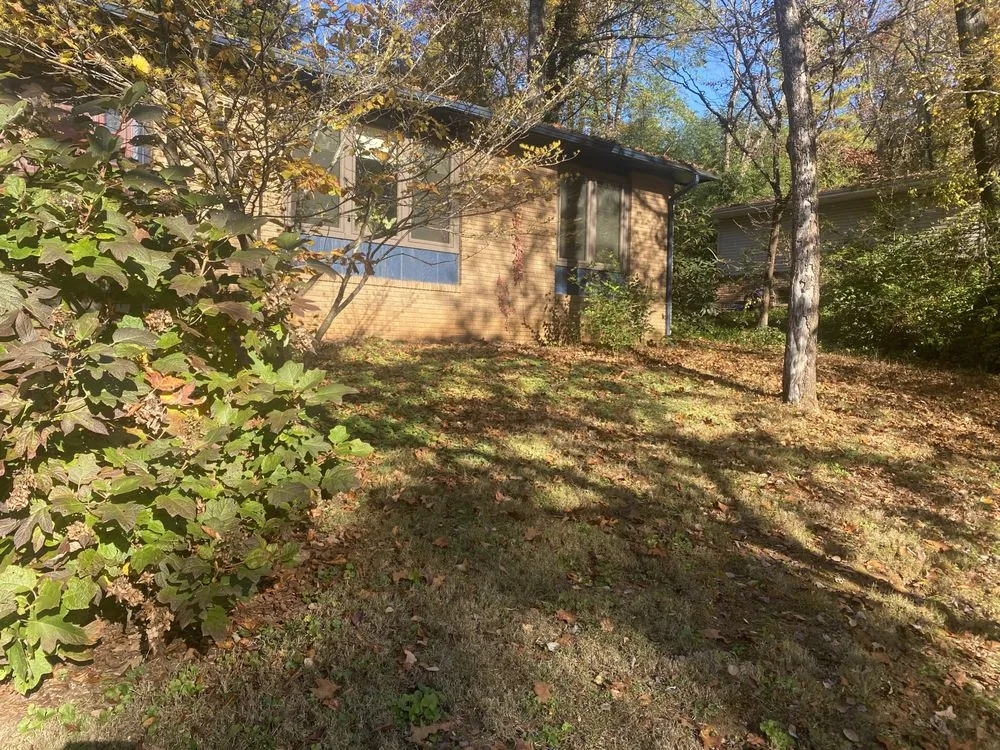 Expert yard maintenance in Oak Ridge, TN by Garner’s landscape