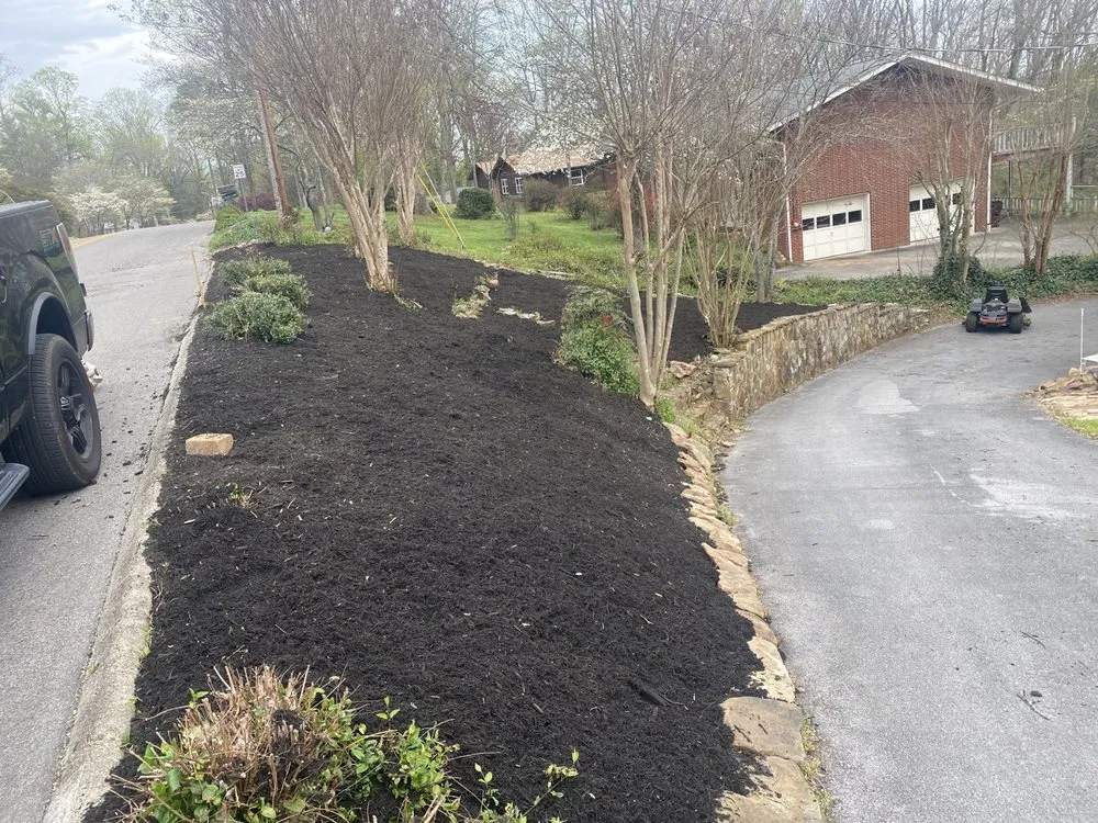 Local yard maintenance in Oak Ridge, TN by Garner’s landscape