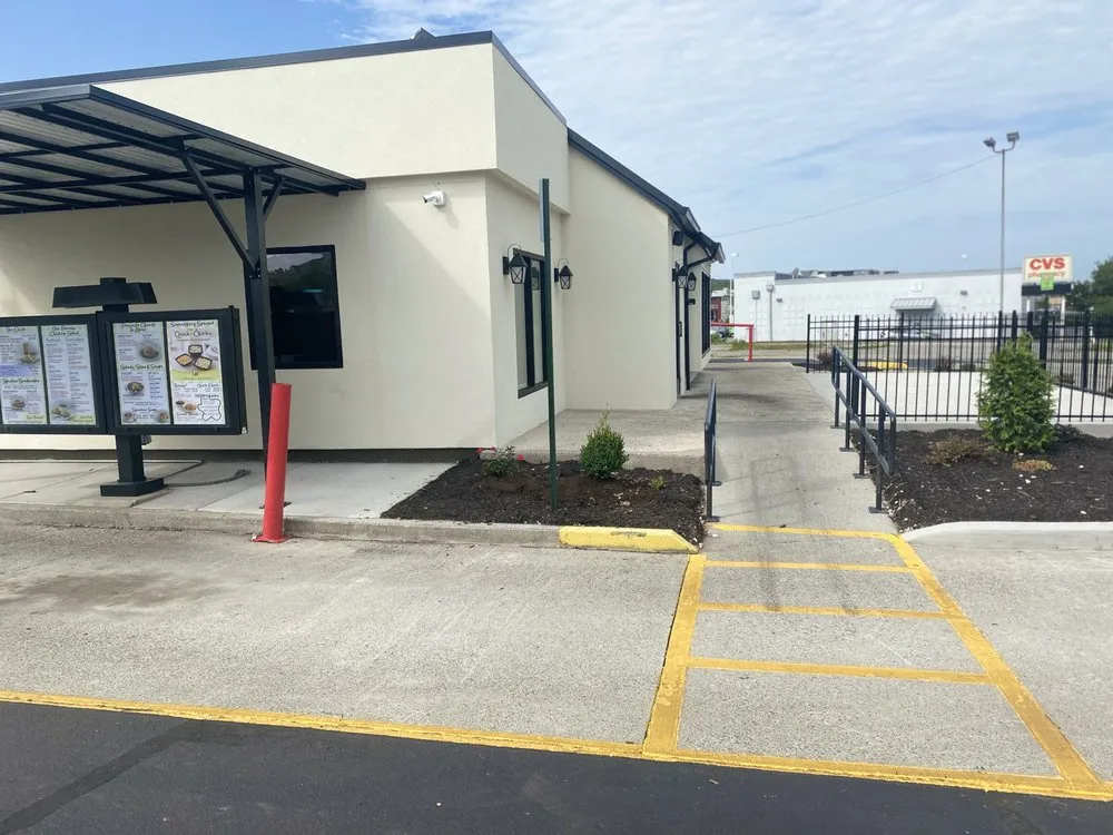 Custom residential landscaping experts serving Oak Ridge, TN - Garner’s landscape