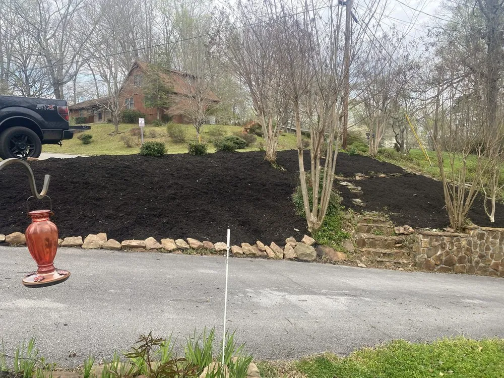 Custom lawn care service experts serving Oak Ridge, TN - Garner’s landscape