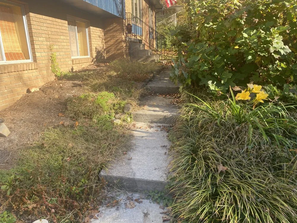 Local yard maintenance for outdoor upgrades in Oak Ridge, TN by Garner’s landscape