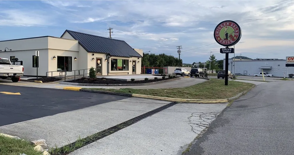 Professional residential landscaping in Oak Ridge, TN by Garner’s landscape