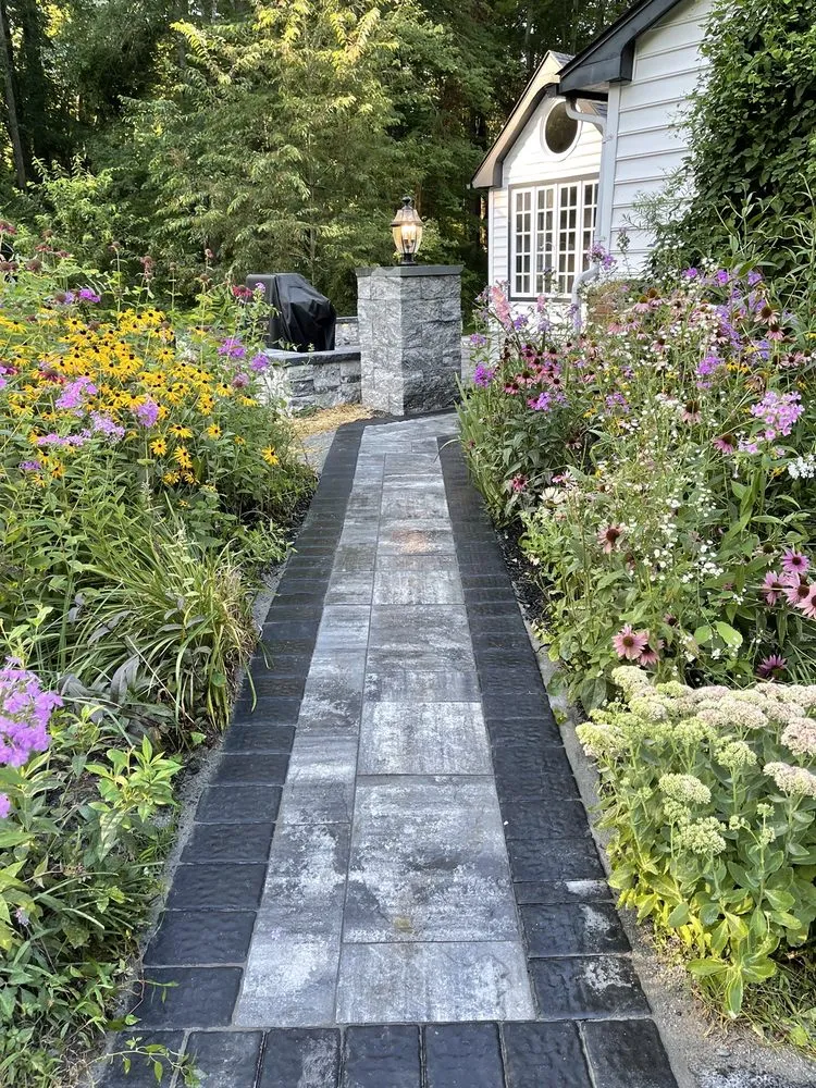 Reliable garden landscaping experts serving Glen Mills, PA - Garnet Valley Property Maintenance